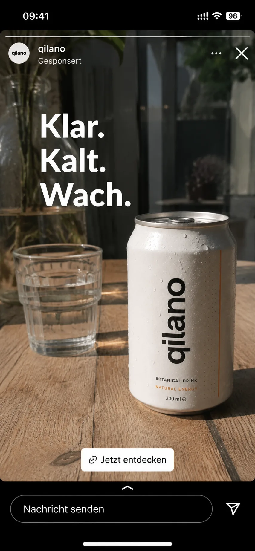 Instagram Story Ad mit Produktdose, Claim und Call to Action.